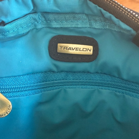 TRAVELON ladies Crossbody anti-/credit card protection travel purse perfect COND - Picture 4 of 8